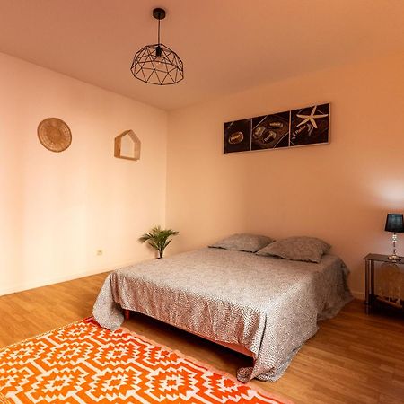 Appartement Tout Equipe Pour 6 Personnes A 15Min Des Plages 贝济耶 外观 照片