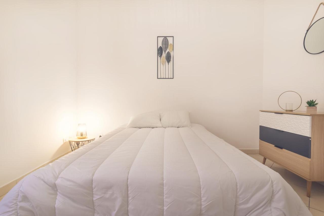 Appartement Tout Equipe Pour 6 Personnes A 15Min Des Plages 贝济耶 外观 照片