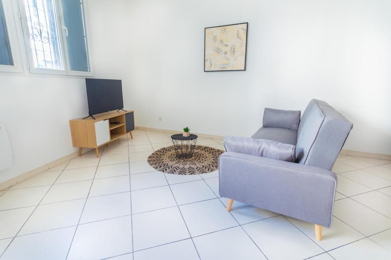 Appartement Tout Equipe Pour 6 Personnes A 15Min Des Plages 贝济耶 外观 照片