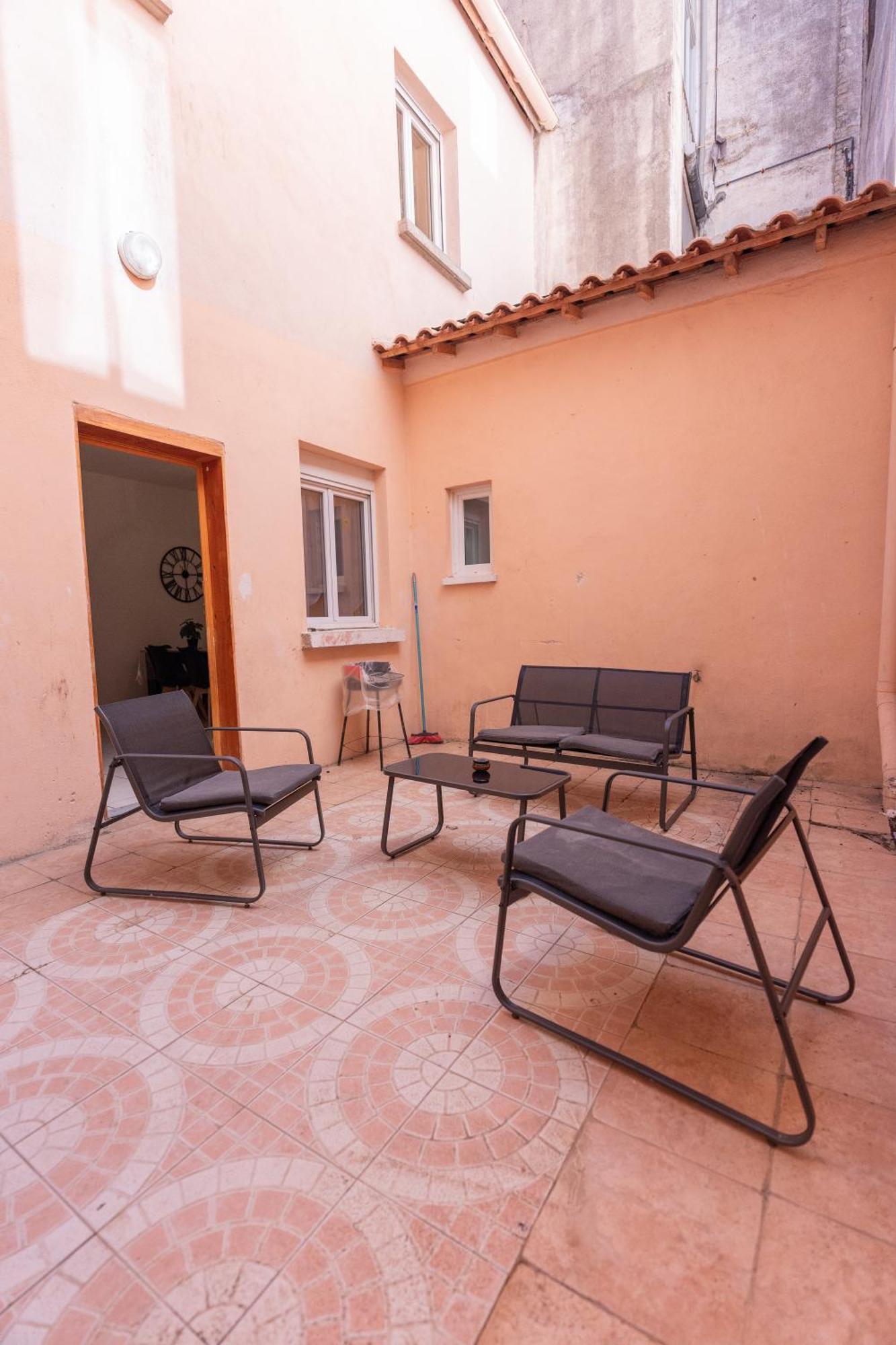 Appartement Tout Equipe Pour 6 Personnes A 15Min Des Plages 贝济耶 外观 照片