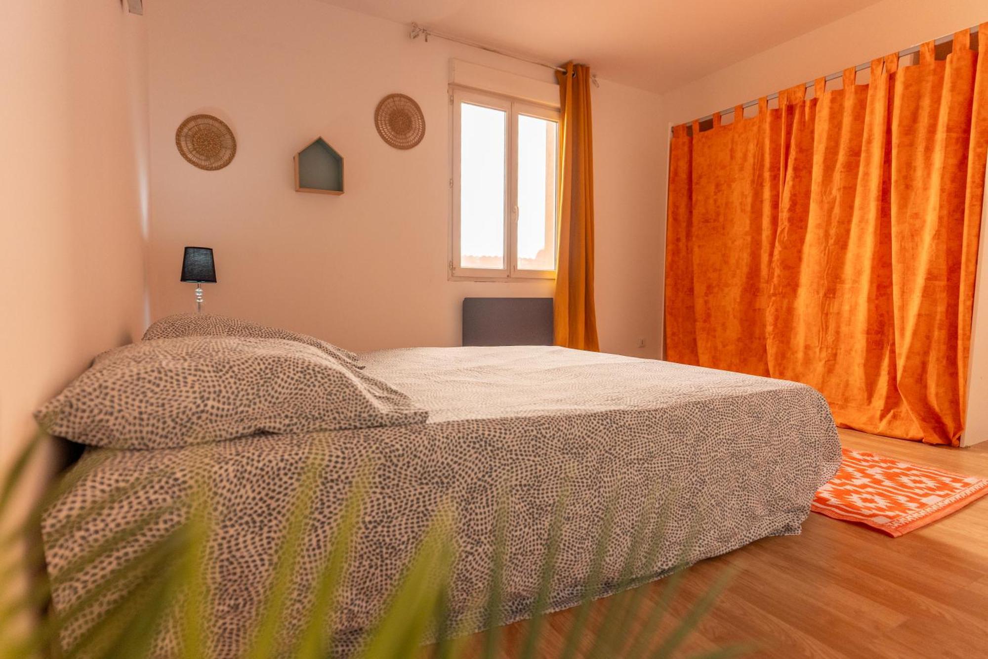 Appartement Tout Equipe Pour 6 Personnes A 15Min Des Plages 贝济耶 外观 照片