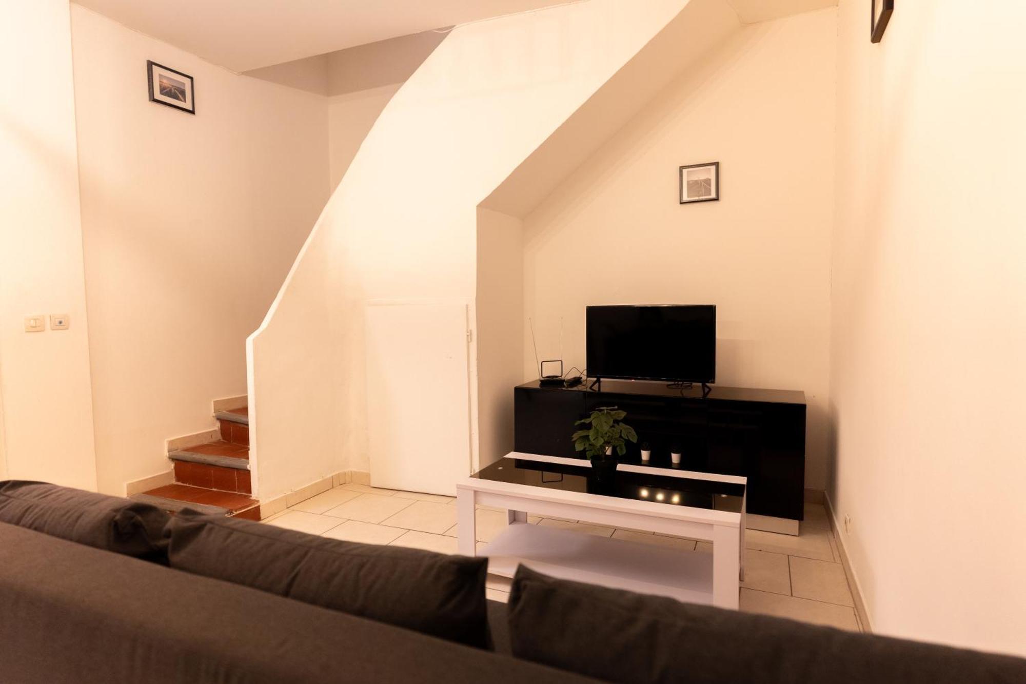Appartement Tout Equipe Pour 6 Personnes A 15Min Des Plages 贝济耶 外观 照片