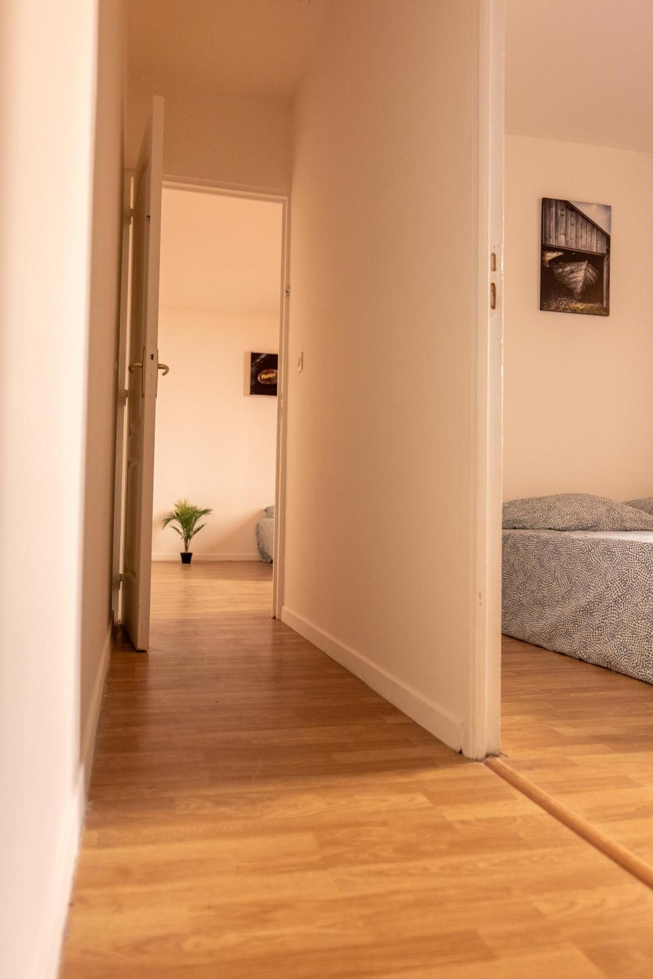Appartement Tout Equipe Pour 6 Personnes A 15Min Des Plages 贝济耶 外观 照片
