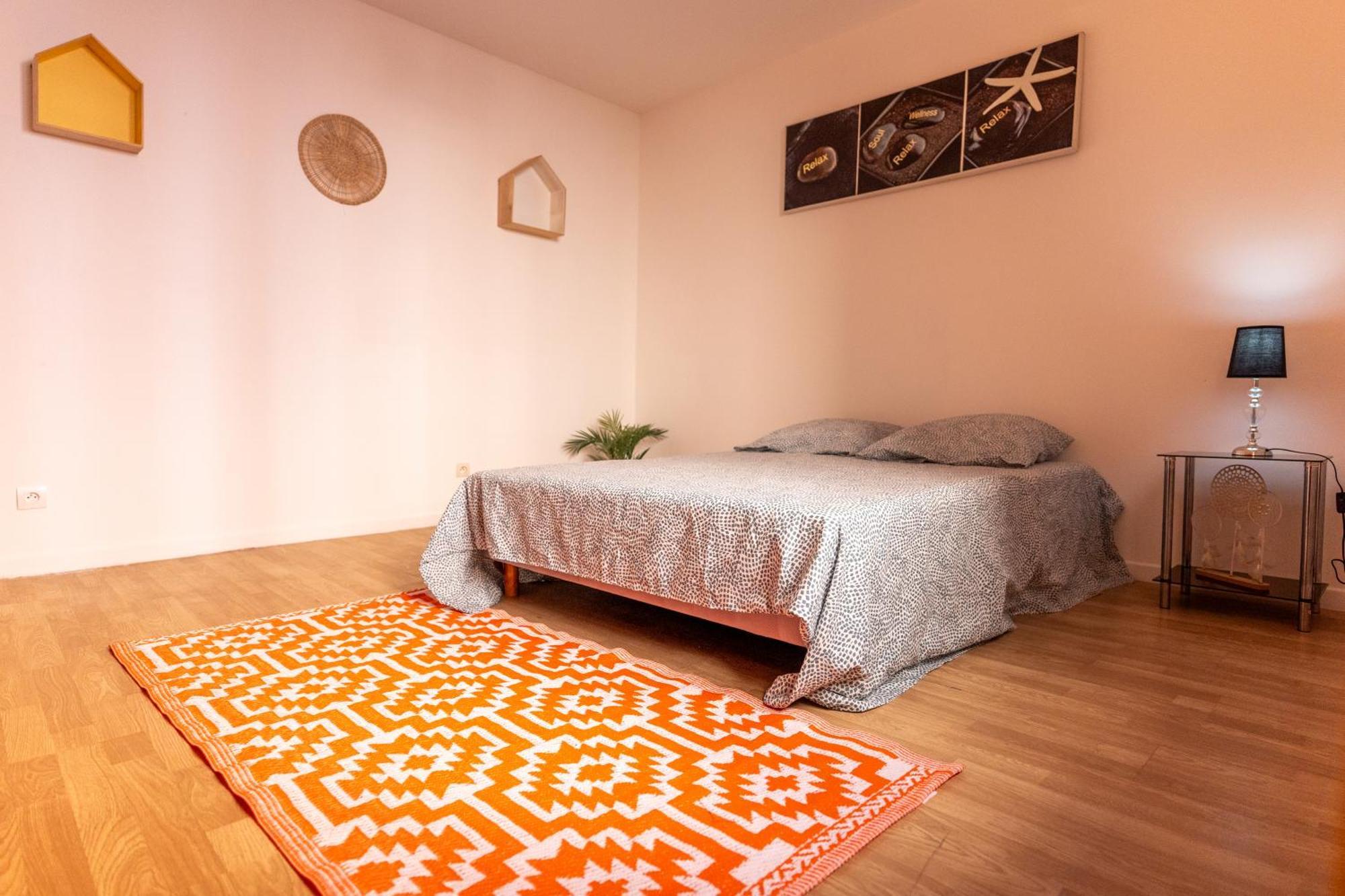 Appartement Tout Equipe Pour 6 Personnes A 15Min Des Plages 贝济耶 外观 照片