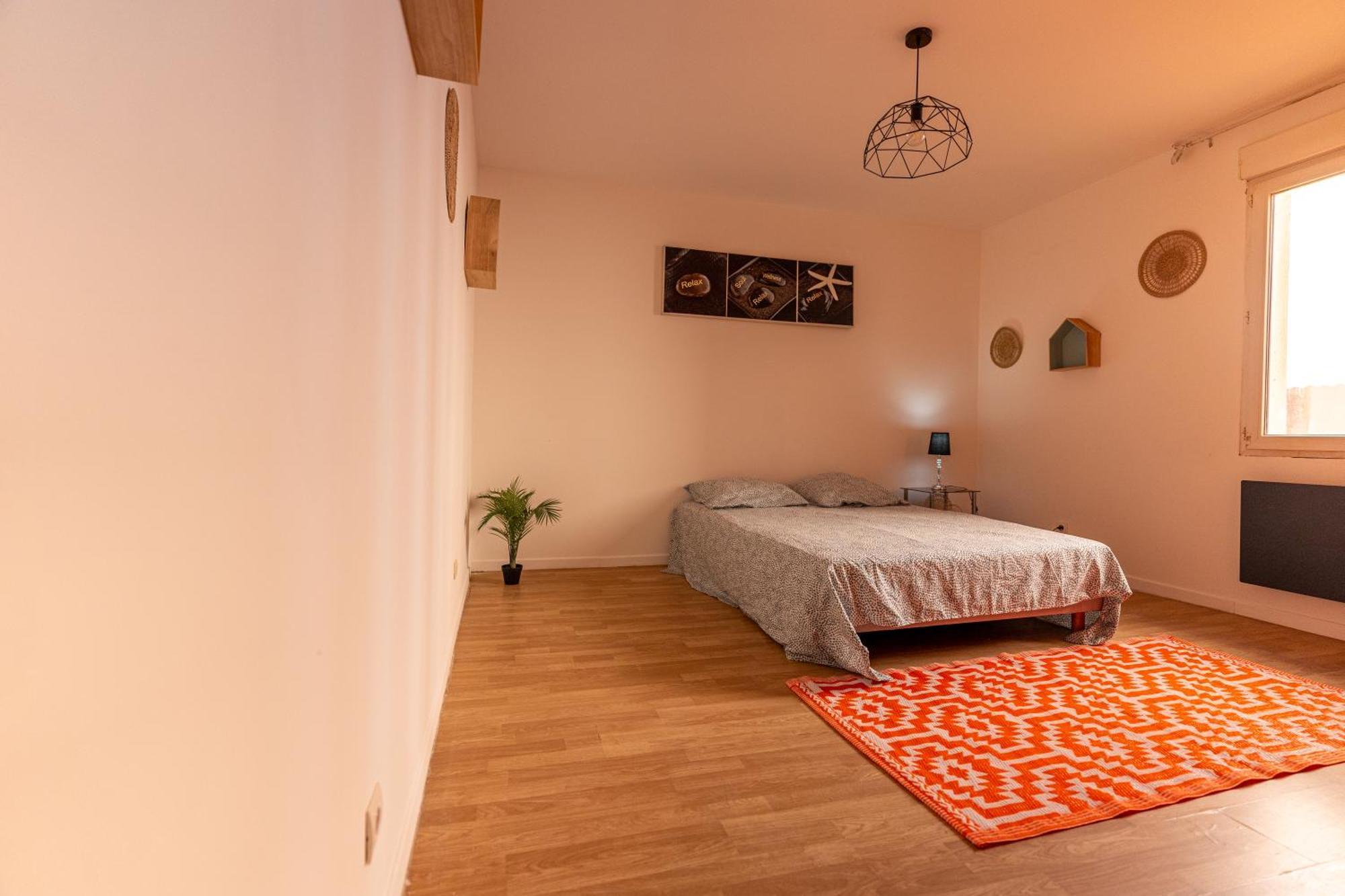 Appartement Tout Equipe Pour 6 Personnes A 15Min Des Plages 贝济耶 外观 照片
